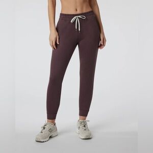 Vuori performance joggers: elderberry heather- worn once in like new condition!